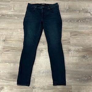Dark wash skinny jeans
